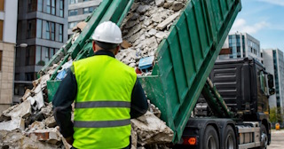 Вывоз строительного мусора в Норильске: услуги лицензированной компании — ПроМусор